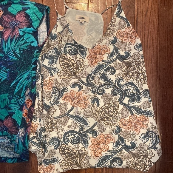 Bundle of 2 loft summer shirts - Picture 3 of 9